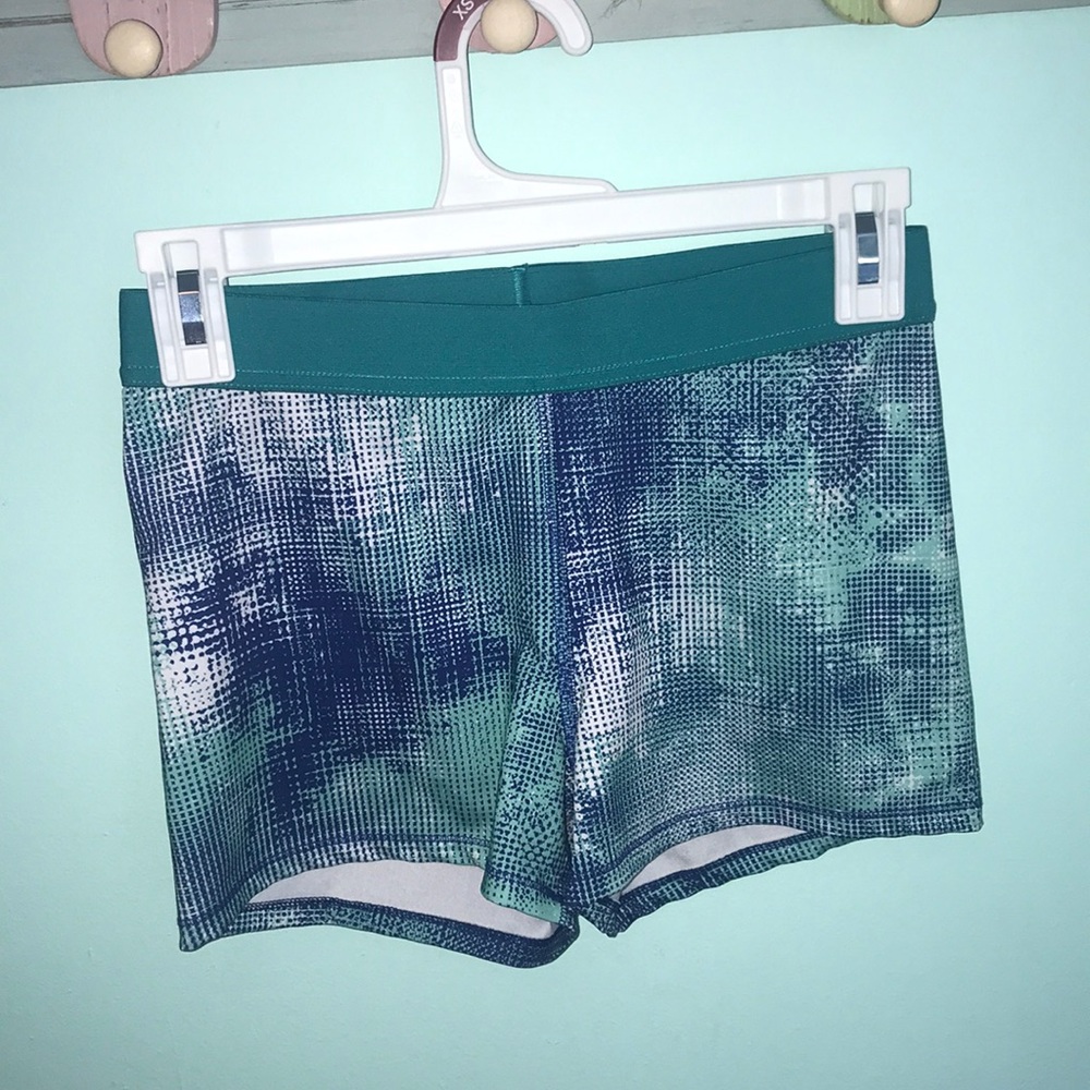 Spandex shorts. Size medium. Worn twice!